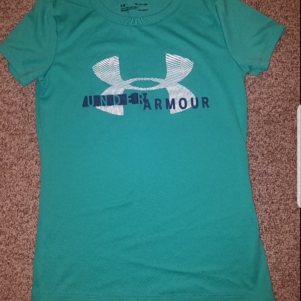 Women's UA T-shirt